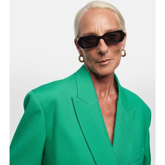 New! CELINE Sunglasses CL40243I 01A, Authentic - Picture 7 of 16